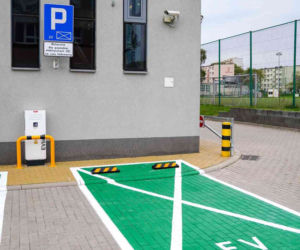 Nowa stacja ładowania pojazdów elektrycznych w Białymstoku. Gdzie się pojawiła? [ZDJĘCIA]