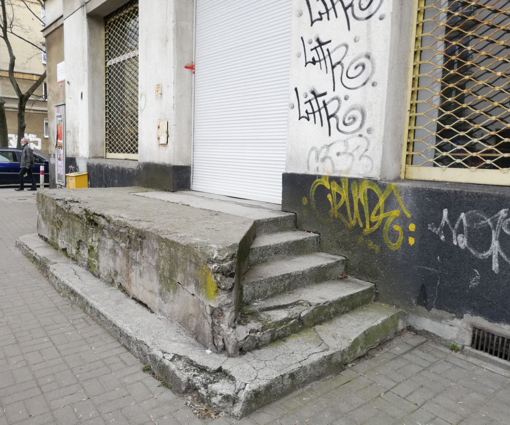 Wejście do lokalu fundacji przy Czerskiej