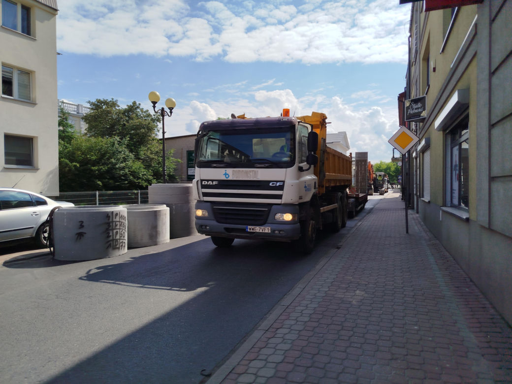 Od 1 czerwca roboty i utrudnienia na ul. Biskupa Świrskiego w Siedlcach! Fragment drogi został zamknięty dla ruchu