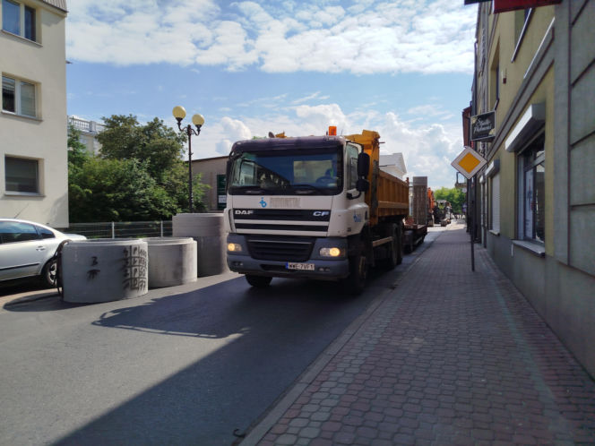 Od 1 czerwca roboty i utrudnienia na ul. Biskupa Świrskiego w Siedlcach! Fragment drogi został zamknięty dla ruchu