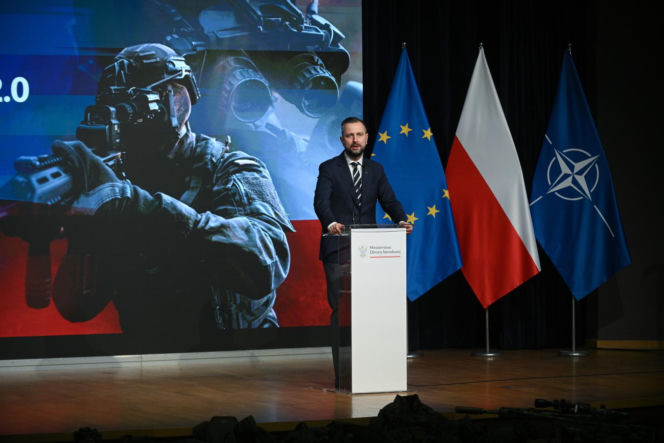 Szef MON Władysław Kosiniak-Kamysz podczas konferencji "Szpejowisko 2.0" w siedzibie Dowództwa Wojsk Obrony Terytorialnej w Zegrzu