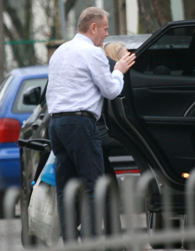 Premier Donald Tusk ruszył na pomoc żonie