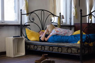 Pierwsza miłość, odcinek 4146. Emilka (Anna Ilczuk), psychol Mateusz (Lesław Żurek)