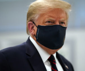 Trump ma wirusa, a Putin ciągle siedzi w domu 