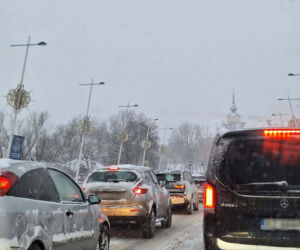 Zima na Podkarpaciu nie odpuszcza. Błoto pośniegowe utrudnia jazdę w regionie