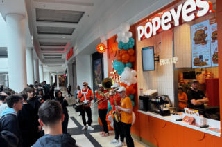 Wielkie tłumy na otwarciu Popeyes w Lublinie