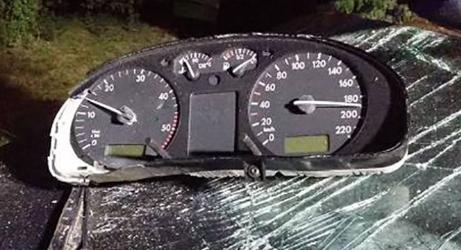 Gnał 190 km/h, roztrzaskał się na drzewie