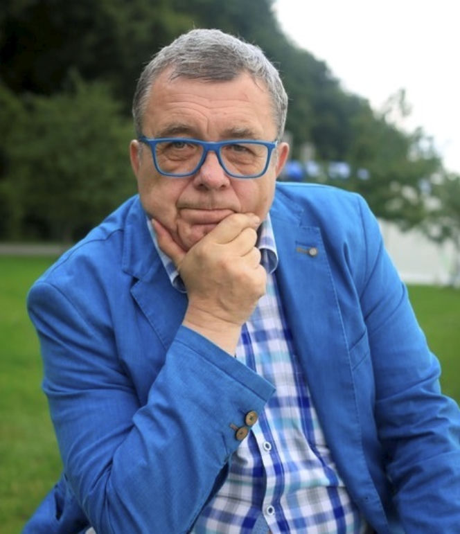 GRZEGORZ MIECUGOW