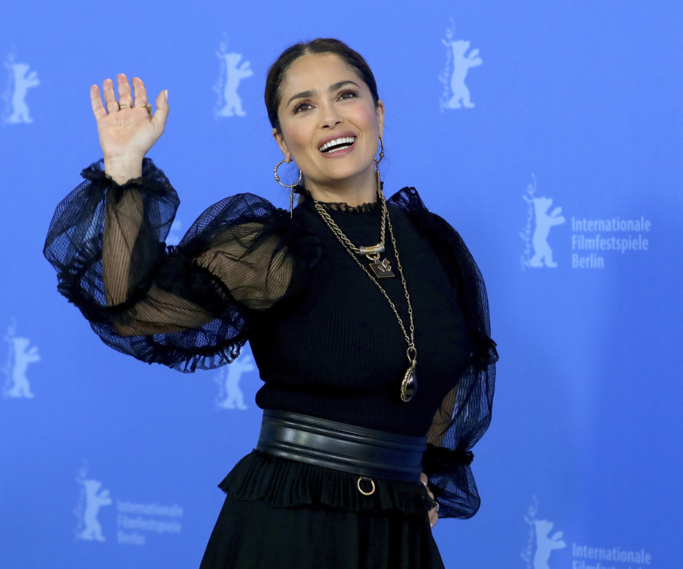 Wow! 55-letnia Salma Hayek podbija internet gorącymi zdjęciami. Wygląda obłędnie!