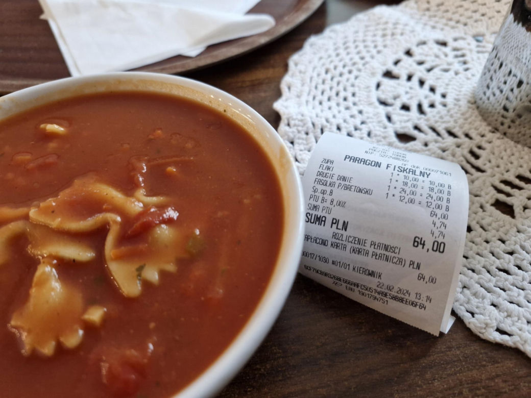 Smacznie, sycąco i niedrogo - tak zjemy w restauracji przy kościele ojca Tadeusza Rydzyka