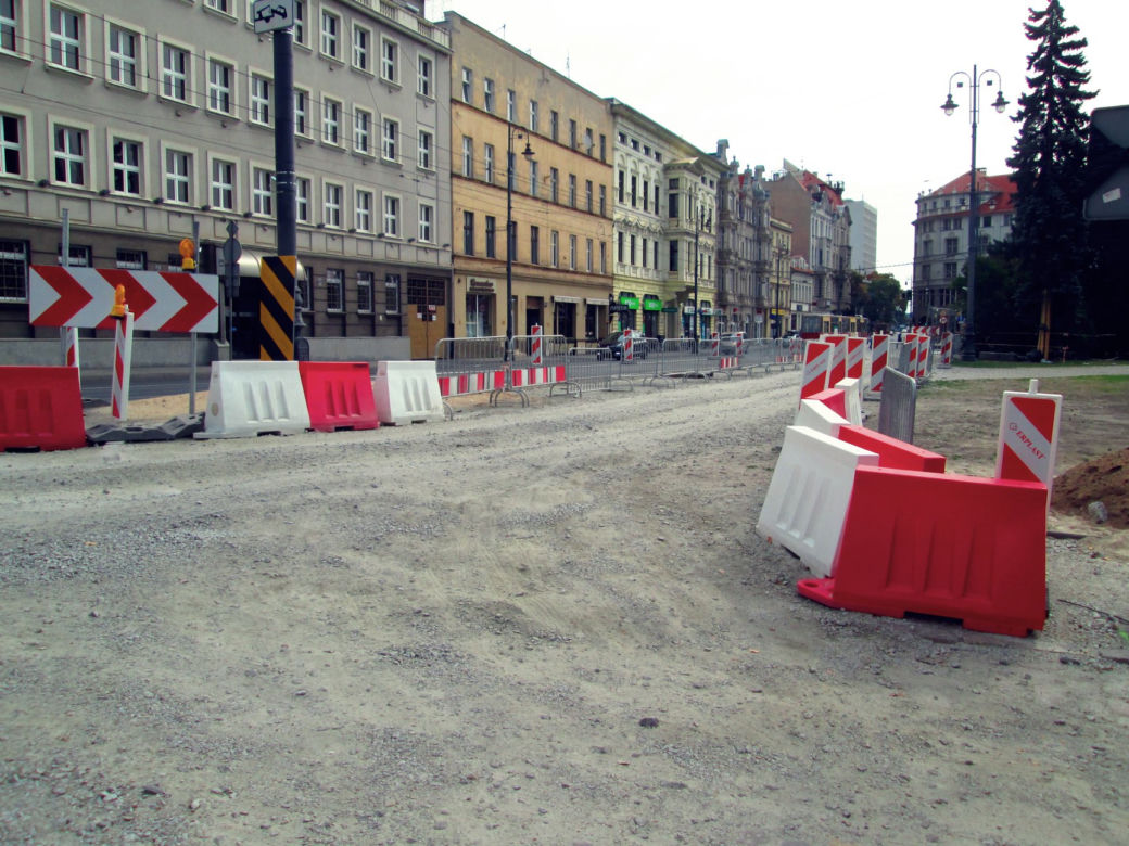 Budowa peronu wiedeńskiego na ostatniej prostej. Jak przebiegają prace? [ZDJĘCIA]