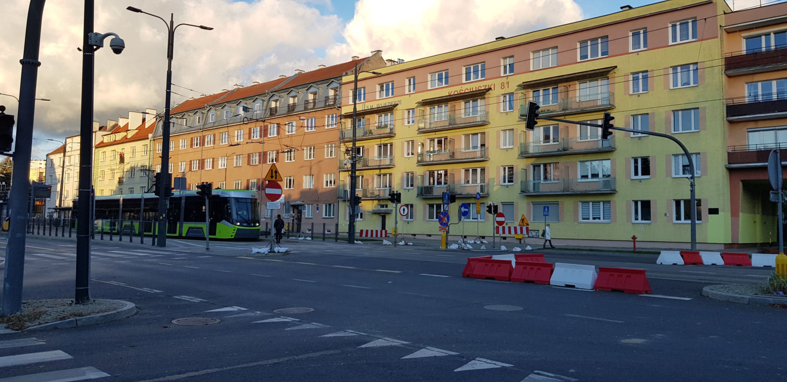 Olsztyn. Skrzyżowanie Piłsudskiego i Kościuszki zamknięte od miesięcy
