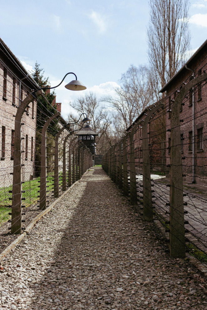 Cichociemny Stefan Jasieński i tajemnicze rysunki z celi śmierci w  KL Auschwitz- Birkenau