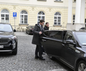 Ludzie Trzaskowskiego zarabiają więcej niż prezydent