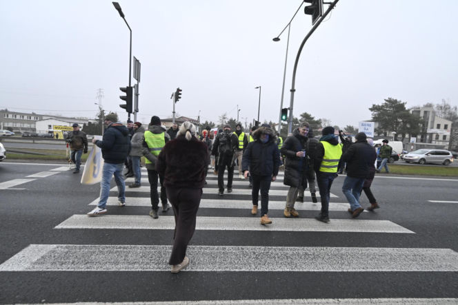 Mają dość korków, chcą buspas. W godzinach szczytu protestowali na pasach