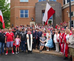 Polskie auta, kiełbaski i biało-czerwone barwy. Greenpoint szykuje się na świętowanie