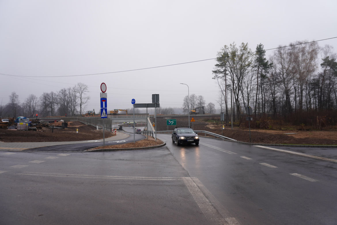 Wielkie otwarcie tunelu pod torami w Niewodnicy Kościelnej. Tak przebiegają prace w ramach Rail Baltica [ZDJĘCIA]