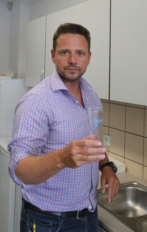 Trzaskowski. Kranówka jest zdrowa piję ją