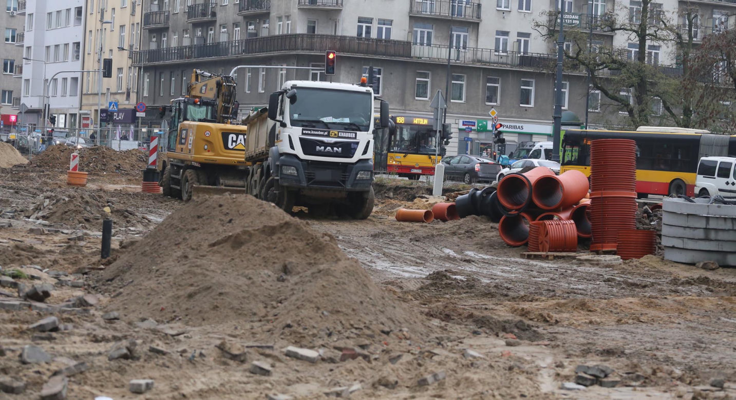 Budowa tramwaju na Wilanów opóźniona. Sprzeczne tłumaczenia inwestora i wykonawcy 