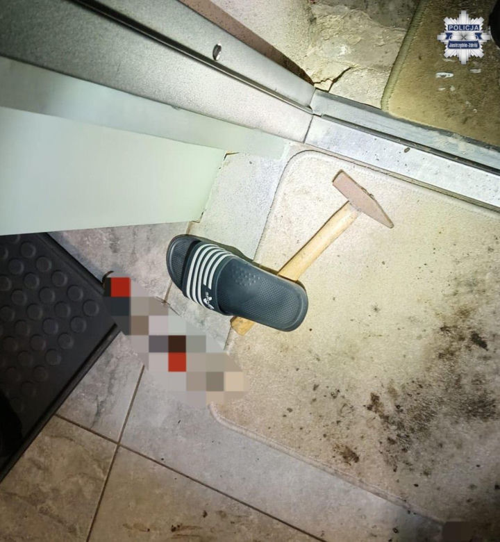 Furia odrzuconego kochanka. Chwycił za młotek i zaatakował konkurenta