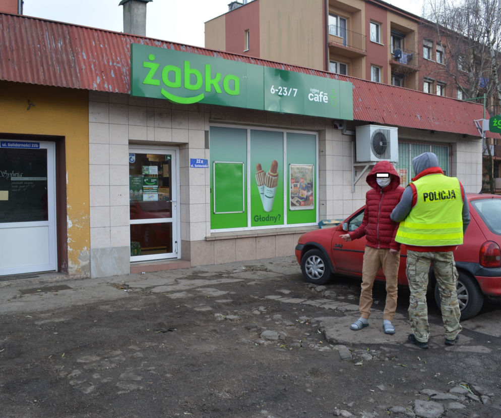 Kępno: 26-latek sterroryzował pracownice dwóch sklepów! Wyjął nóż i żądał pieniędzy