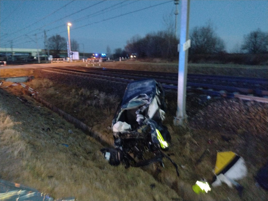 Tragiczny wypadek na przejeździe kolejowym w Legnicy