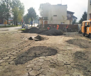 Nowa nawierzchnia asfaltowa przed komendą iławskiej straży pożarnej