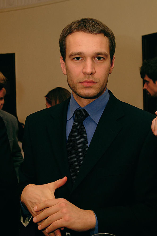 Michał Żebrowski od lat wciela się w Falkowicza w "Na dobre i na złe". Już na początku kariery aktorskiej był bożyszczem kobiet [GALERIA]