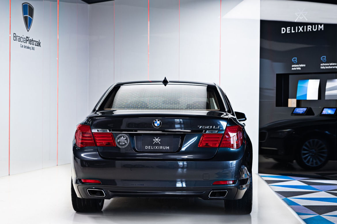 Robert Burneika jeździ wycackanym BMW 750Li