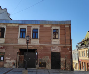 Wycięto las przy kamienicy przy Rynku 6