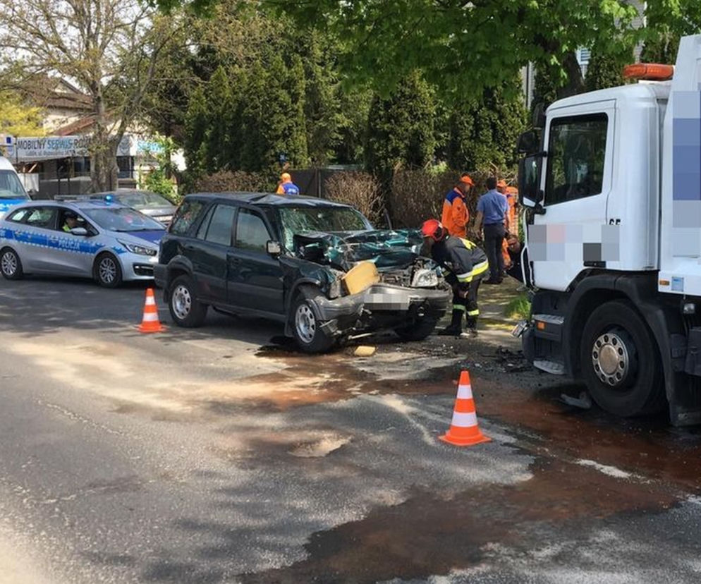 Śmiertelny wypadek w Lublinie. Roztrzaskał się o śmieciarkę. 84-latek nie żyje