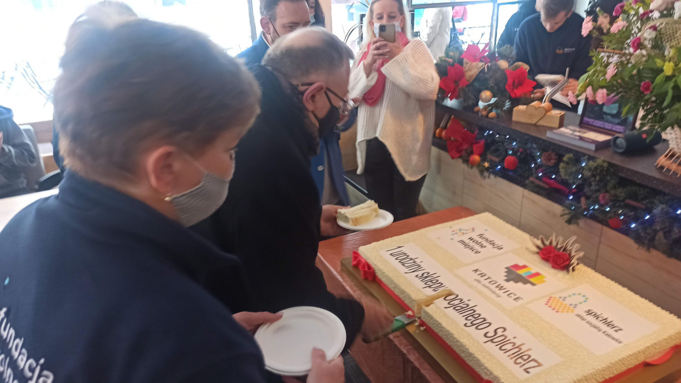 Sklep socjalny Spichlerz w Katowicach działa już rok! [ZDJĘCIA]