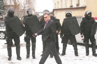 GORLICE: Detektyw Krzysztof Rutkowski odbił rafinerię ZDJĘCIA