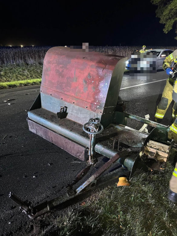 Poważny wypadek na Dolnym Śląsku! Samochody zderzyły się z ciągnikiem, są ranni