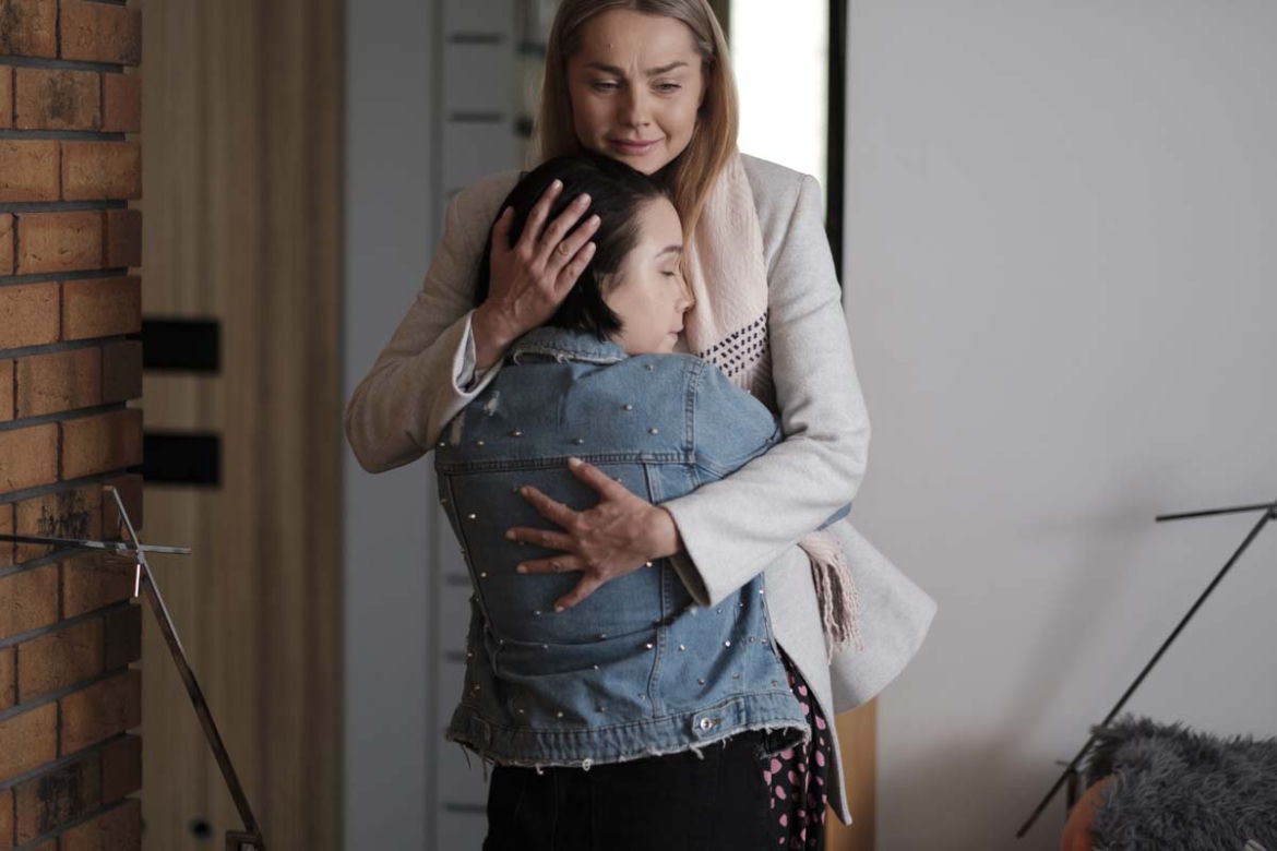 Przyjaciółki, finał 15 sezonu, odc. 182: Inga (Małgorzata Socha), Hania (Pola Figurska)
