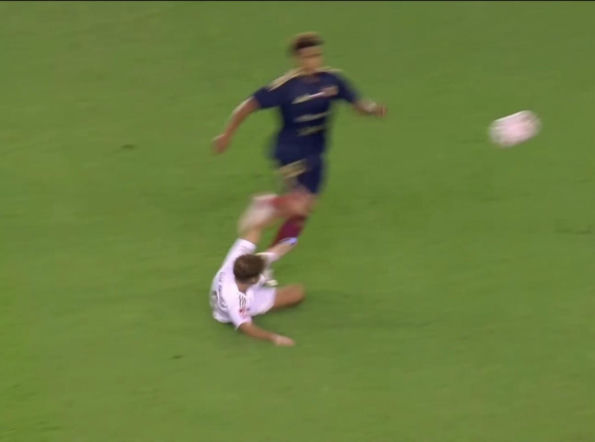 Hajduk Split - Raków: Bandycki faul na czerwoną kartkę, a Chorwaci się dziwili! Karma wróciła