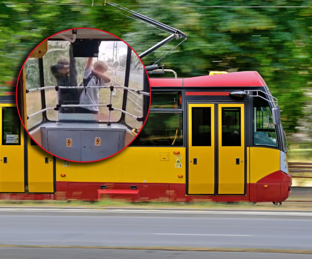 To mogło skończyć się tragedią. Nastolatkowie jechali uczepieni tramwaju!