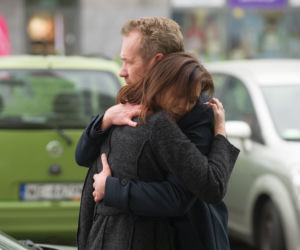 Na Wspólnej odc. 2324. Janusz Szymaniak (Mirosław Baka), Magda (Marzena Bergmann)