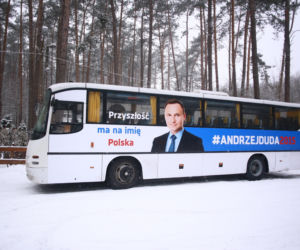 Oni prowadzili kampanię z autobusów