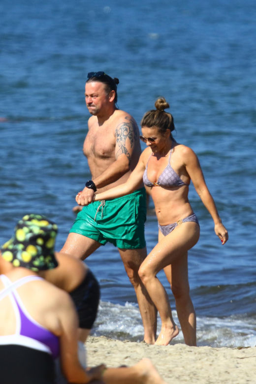 Edyta Herbuś na plaży