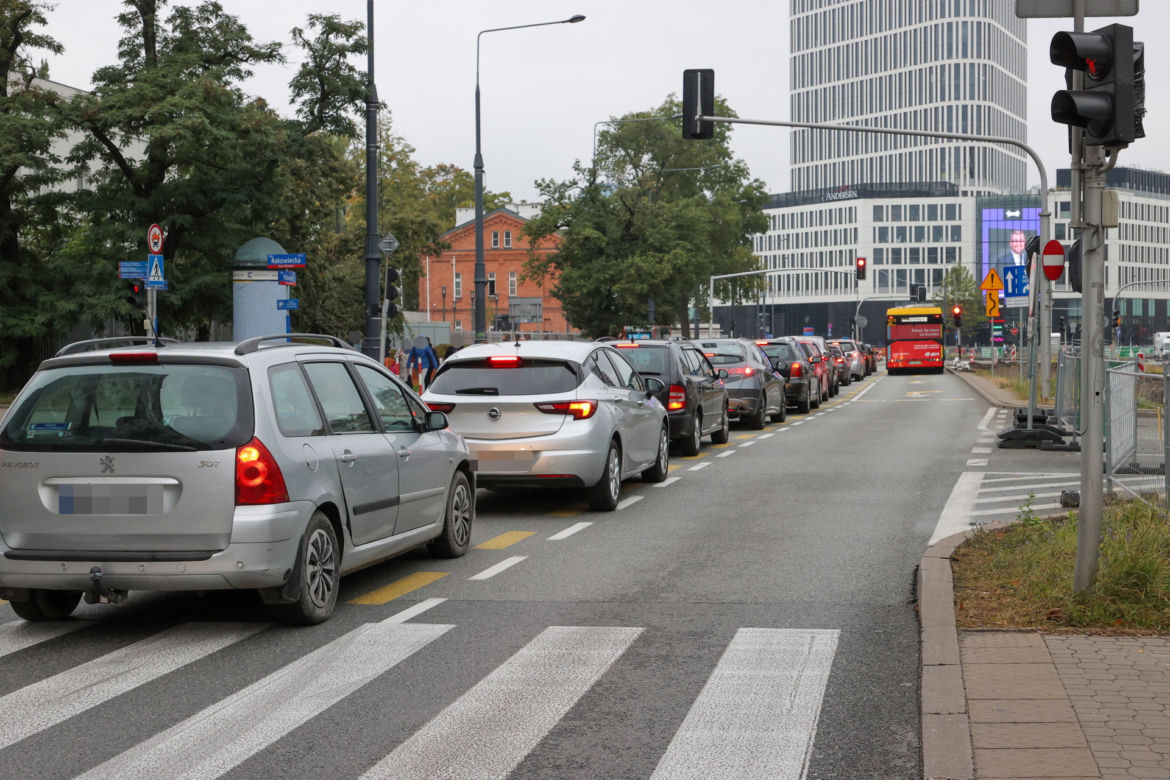 Kumulacja miejskich remontów. Tramwajarze paraliżują Warszawę 