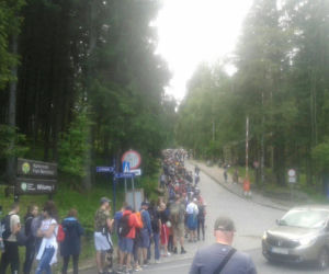 Śnieżka, Karkonosze. Szturm turystów! Nikt nie przestrzega zasad?