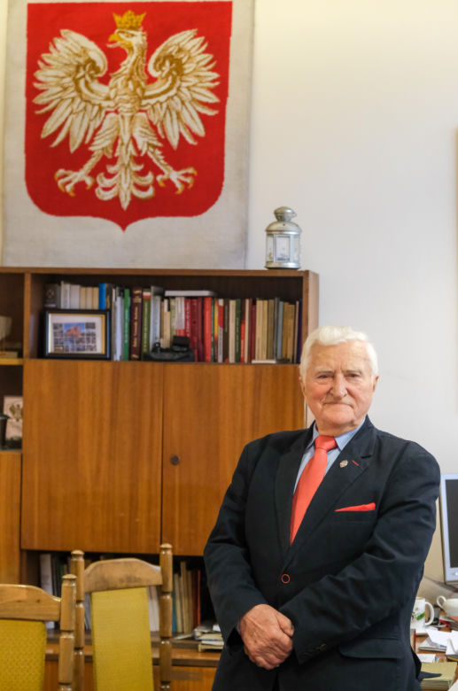 Pierwszy senior zaszczepiony