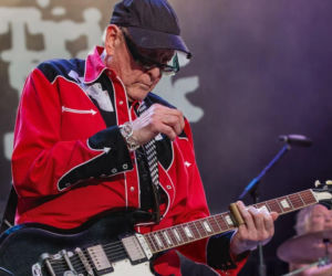 Muzyk Cheap Trick wyprzedaje swoje niezwykłe gitary! Wśród nich słynny model z... pięcioma gryfami
