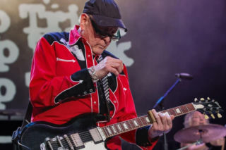 Rick Nielsen z Cheap Trick wystawia na aukcji 300 przedmiotów. Sprzedaje m.in. wyjątkowe gitary
