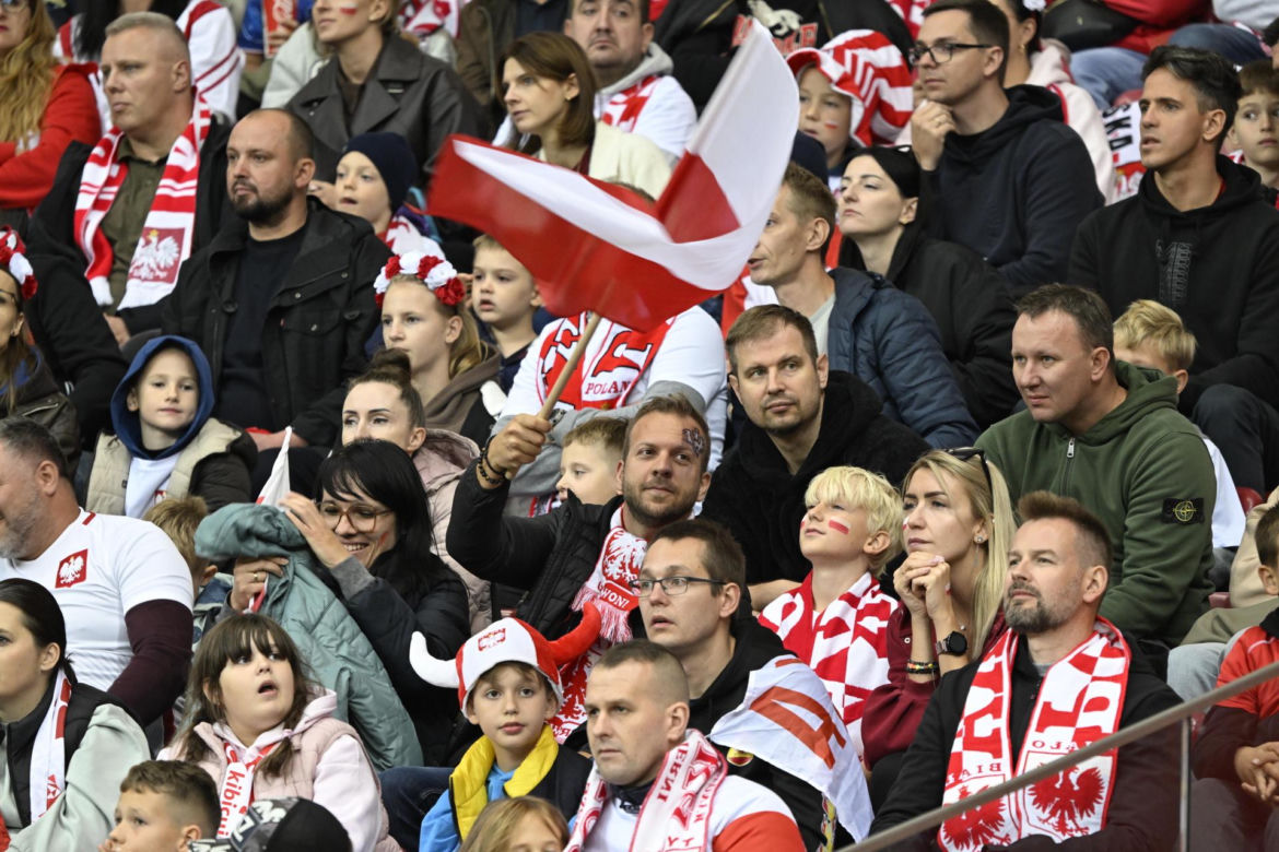 Kibice na meczu Polska - Rumunia. Znajdź się na zdjęciach z Narodowego!