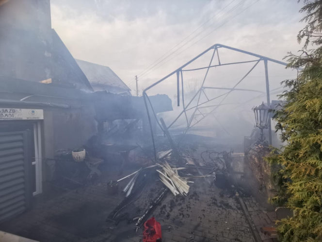 Znany zajazd doszczętnie spłonął. W jednej chwili rodzina straciła cały dobytek
