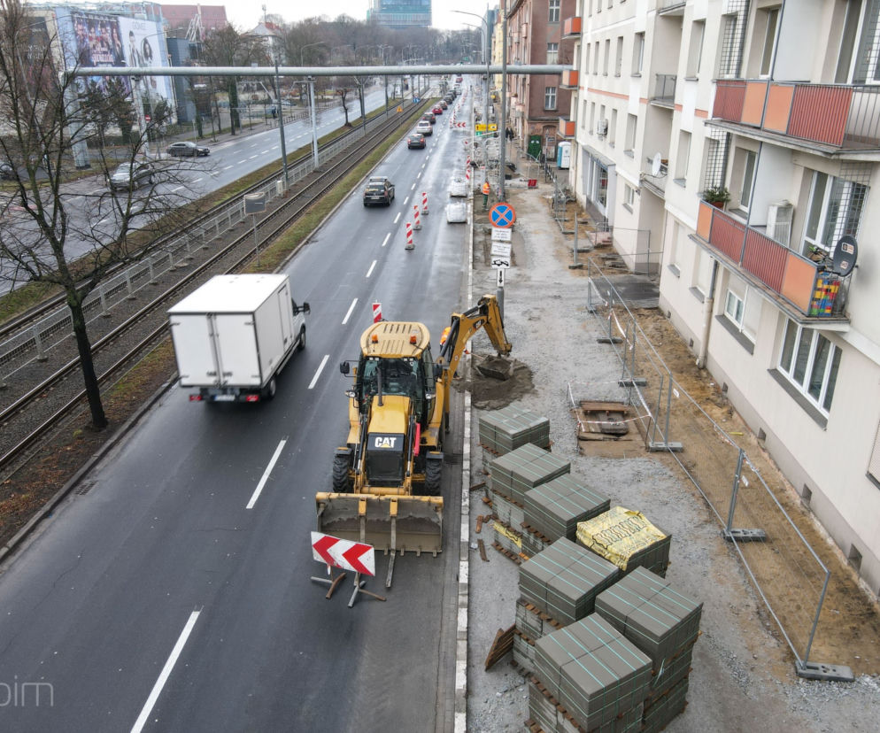 Nowa nawierzchnia chodnika na ul. Królowej Jadwigi