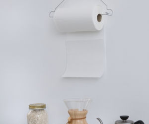 DIY: wieszak na papierowe ręczniki