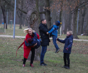 Tak całuje gwiazda PiS